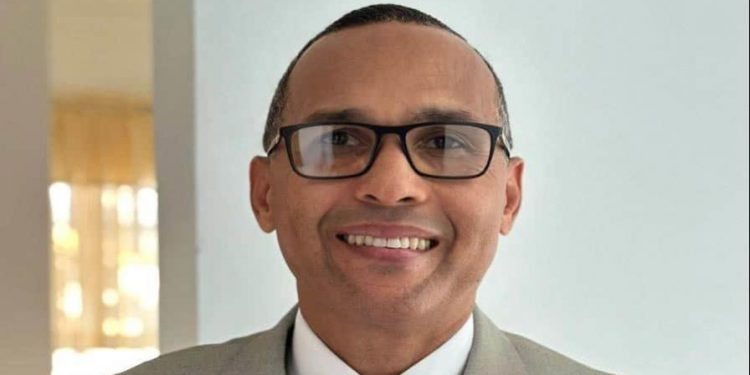 Renuncia el vicesecretario de Asuntos Empresariales del PLD