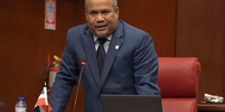 Héctor Acosta habla de su enfermedad y dice que recibe atención en EE.UU.