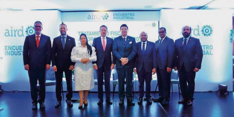 Dan pasos para que República Dominicana sea punto de recarga de combustible en la región