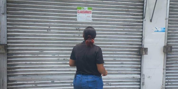 Embajada de China pide a sus ciudadanos cumplir las normas y a autoridades mantener respeto