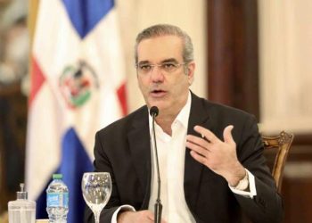 Abinader se compromete a seguir apoyando a EE.UU. en la salida de sus ciudadanos de Haití