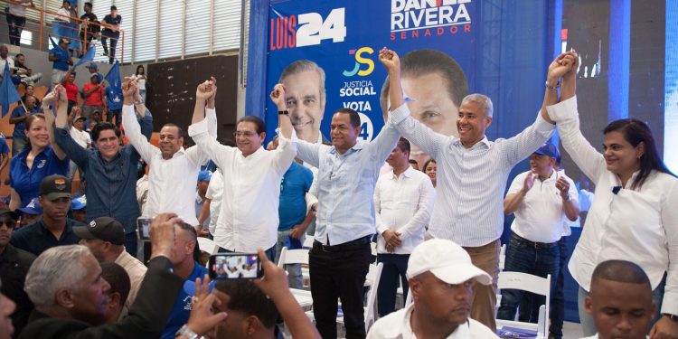Justicia Social cierra campaña en Santiago con proclamación de Daniel Rivera por “la profundización del cambio”