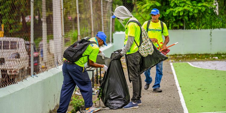 Alcaldía de Santiago bajo la gestión de Ulises Rodríguez mantiene operativos de limpieza urbana