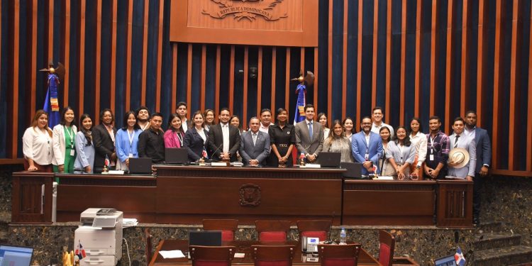 Observadores electorales de seis países de Latinoamérica visitan el Senado