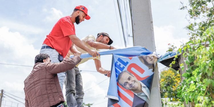 Alcalde de Santiago Inicia operativo para retirar propaganda política tras elecciones