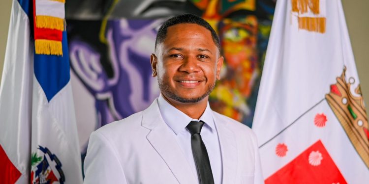 El Regidor Frank Carlos Medina, del municipio de Santiago, felicitó a los legisladores electos en la provincia y les instó a legislar en favor de la familia, la vida y la institucionalidad.