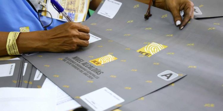 Población votante mayor de 36 años definiría elecciones del domingo