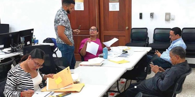 Solo 127 funcionarios municipales declararon bienes en plazo hábil