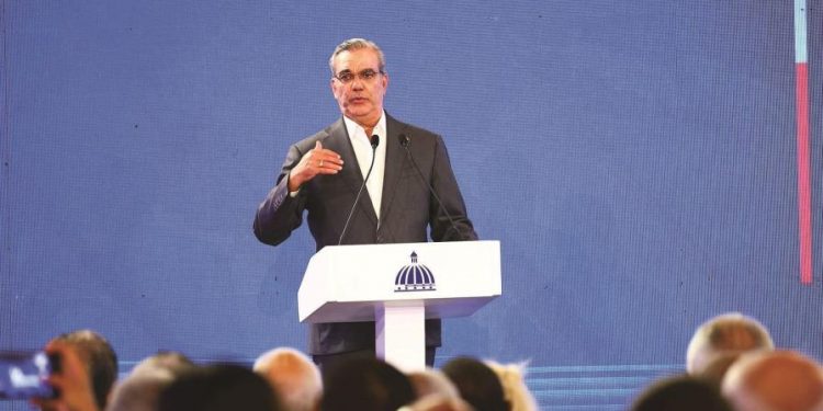 Abinader asegura buscan solución a situación de la ADP