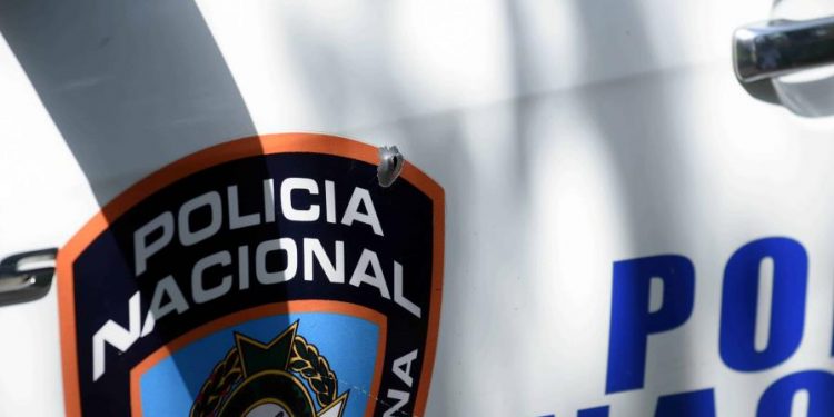 Agentes policiales matan a hombre buscado por robos en Santiago durante "intercambio de disparos"