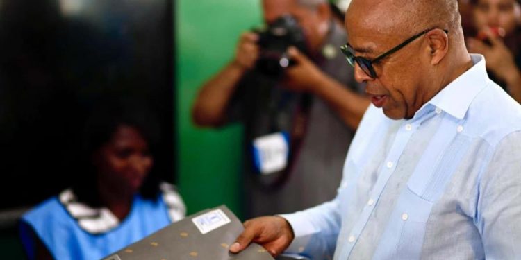 Presidente de la Cámara de Diputados dice método D’Hondt para escoger legisladores "está obsoleto"