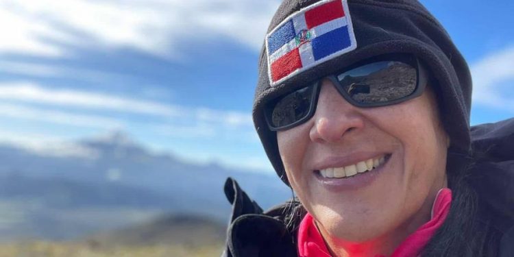 Thais Herrera se convierte en la primera dominicana en llegar a la cima del monte Everest