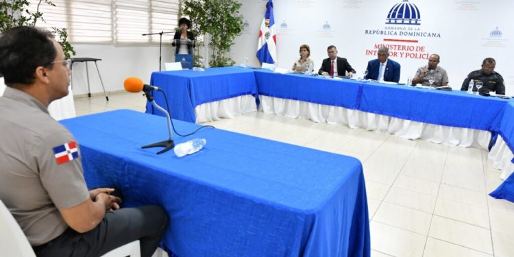 Interior y Policía entrevista a 32 oficiales más para equipo gobernanza reforma policial
