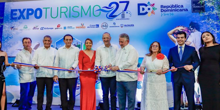 Alcalde Ulises Rodríguez destaca ExpoTurismo y logros del Gobierno en Santiago