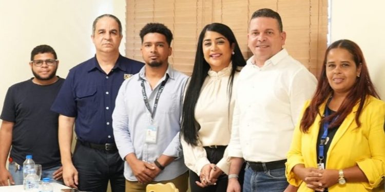 Director de Proindustria visita instalaciones del parque de Zona Franca Villa Altagracia