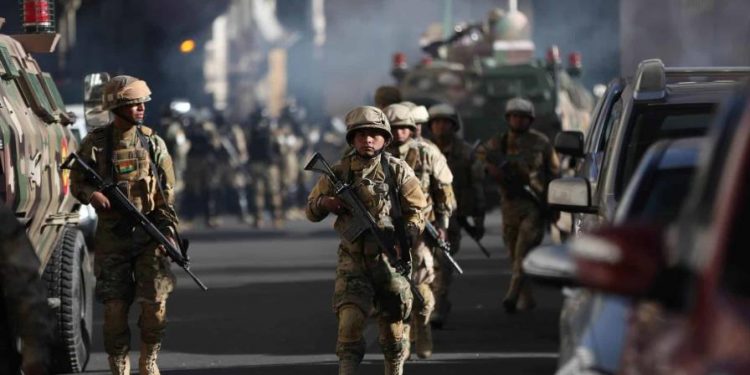Regresa la calma a la capital de Bolivia tras un fallido golpe militar