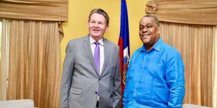 Primer ministro de Haití se reúne con embajador de EE.UU. previo a despliegue de misión de seguridad