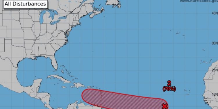 Sistema podría convertirse en ciclón tropical este fin de semana; piden a dominicanos estar atentos