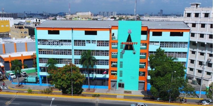 Digesett ordena investigar incidente entre motociclista y agentes