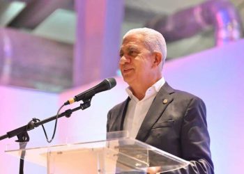 Presidente del Senado se compromete a impulsar leyes a favor de los jóvenes