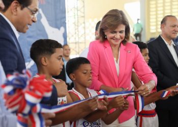Vicepresidenta Raquel Peña entrega nuevas instalaciones deportivas en Santiago y Espaillat: "Un legado para el futuro de la juventud”