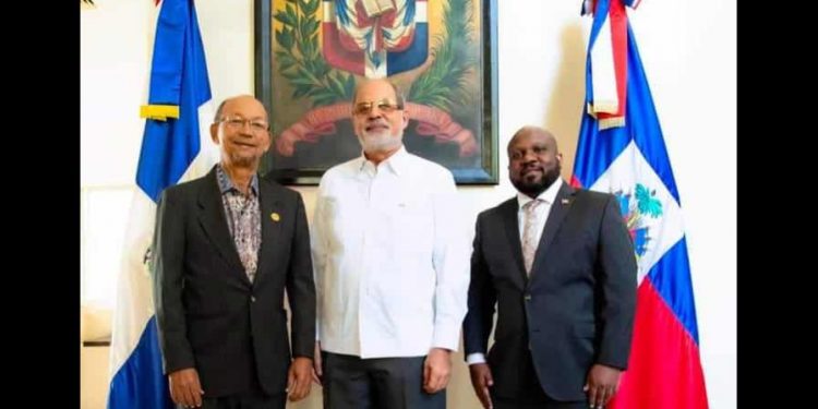 Embajador dominicano se reúne con miembros del Consejo de Transición Presidencial de Haití
