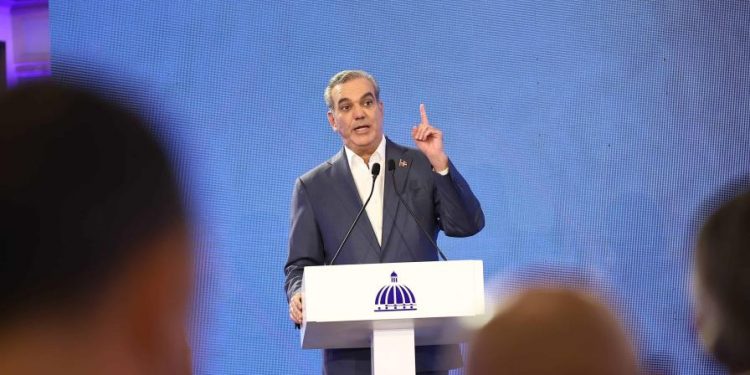 Abinader afirma que sus reformas van a darle un giro a la República Dominicana