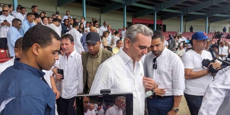 Abinader decreta la creación de un "Comité Administrativo" del estadio José Briceño de Puerto Plata