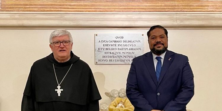 Nelson carela cónsul general de Génova Se reune con arzobispo Marco Tasca