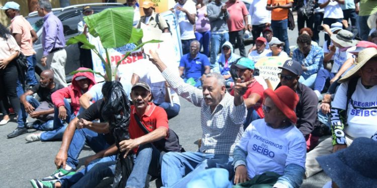 Gobierno dice no ha podido comprobar que peregrinos de El Seibo sean dueños de tierras y les pide paciencia