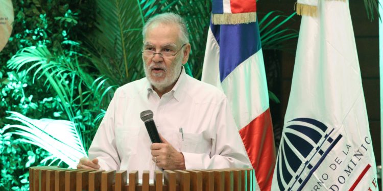 Ministro de Medio Ambiente enfatiza importancia de proteger las cuencas hidrográficas de República Dominicana