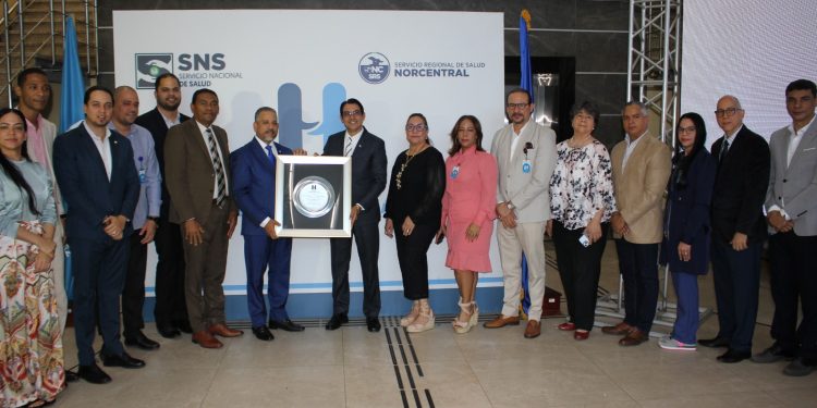 Juramentación del Nuevo Director en el Hospital Cabral y Báez