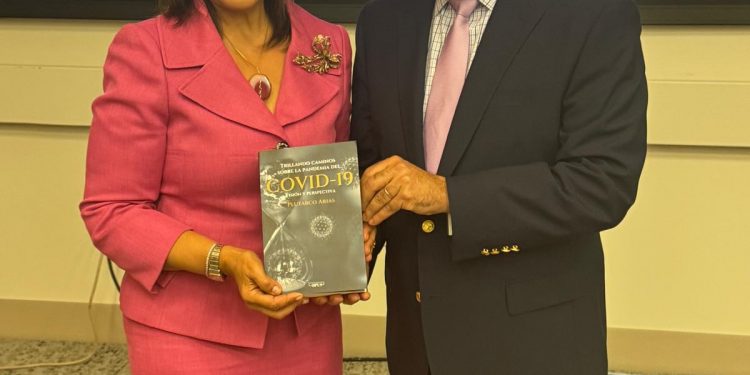 Médicos y diplomáticos en Estados Unidos ponderan libro sobre Covid-19 de la autoría del Dr. Plutarco Arias