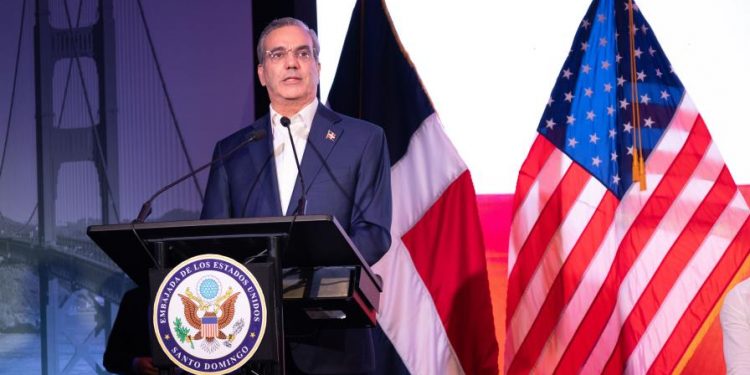 Abinader espera suscribir acuerdo de cielos abiertos con EE.UU. en el "menor tiempo posible"