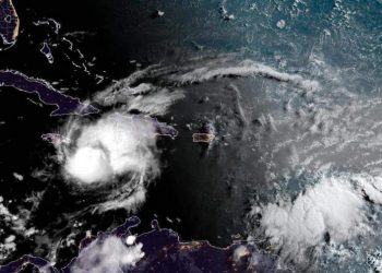 Huracán Beryl se aleja de RD, pero llegará una onda tropical con más lluvias jueves y viernes