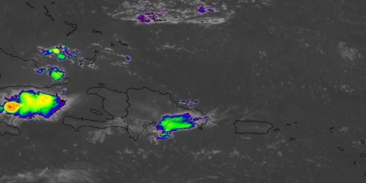 Efectos de vaguada provocarán lluvias este martes; pronostican nueva onda tropical para el jueves
