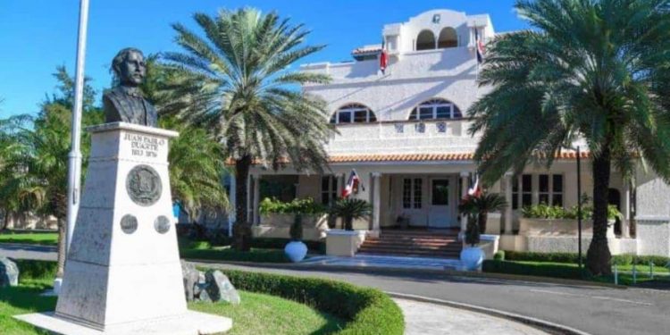 República Dominicana cierra su embajada y su consulado general en Venezuela