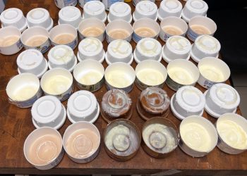 Frustran envío de 21 potes de presunta cocaína camuflada en productos de belleza