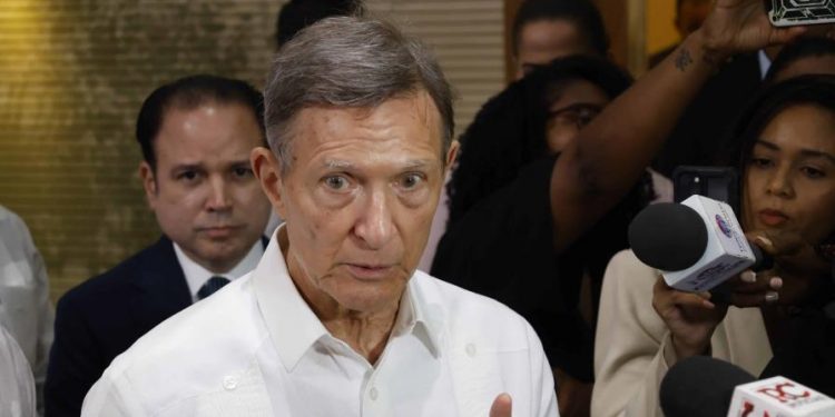 República Dominicana respeta decisión de Venezuela; retirará a 15 diplomáticos de su territorio