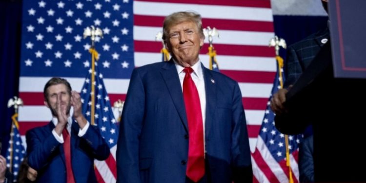 Republicanos oficializan candidatura de Trump