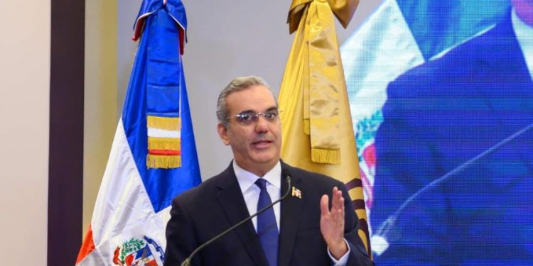 ¿Cuáles opiniones ha expresado el presidente Abinader sobre el Código Penal y el aborto?