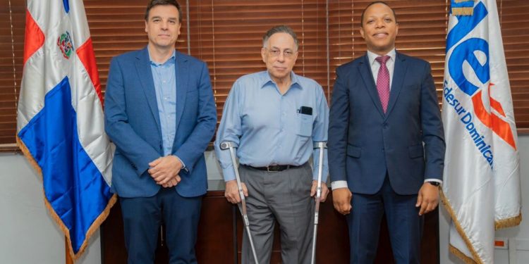 Posesionan al economista José Luis Actis como nuevo gerente general de Edesur