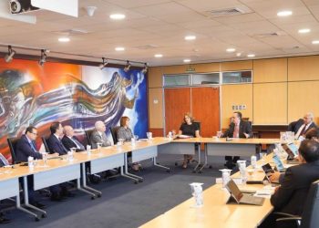 Valdez Albizu: crecimiento del sistema financiero debe combinar inclusión y reducción de la pobreza