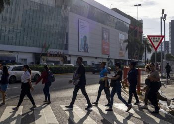 El sector empresarial estudia resultados del plan piloto voluntario de jornada laboral reducida