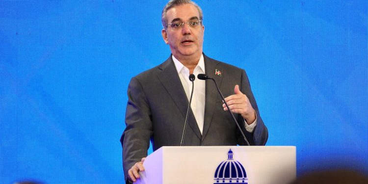 Abinader sobre Alcaldía de La Vega: «Vamos a seguir los procedimientos de ley y de la Constitución»