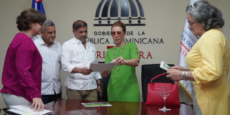 Sur Futuro y Agricultura amplían alianza para la producción de coco, café y frutales en beneficio de pequeños productores agrícolas a nivel nacional