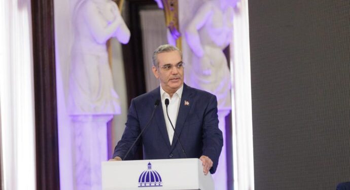 Presidente Abinader presenta reforma para la modernización y actualización del código de trabajo