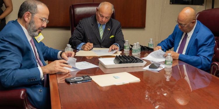 Vega Real, North Jersey Federal Credit Union y Cooperativa Jesús Obrero firman acuerdo de cooperación