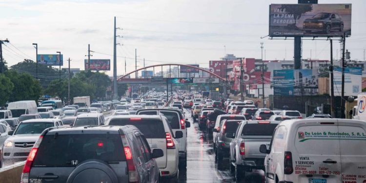 Proponen utilizar la inteligencia artificial para mejorar el tránsito en Santo Domingo