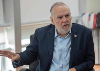 Designan a Miguel Ceara Hatton como superintendente de Salud y Riesgos Laborales